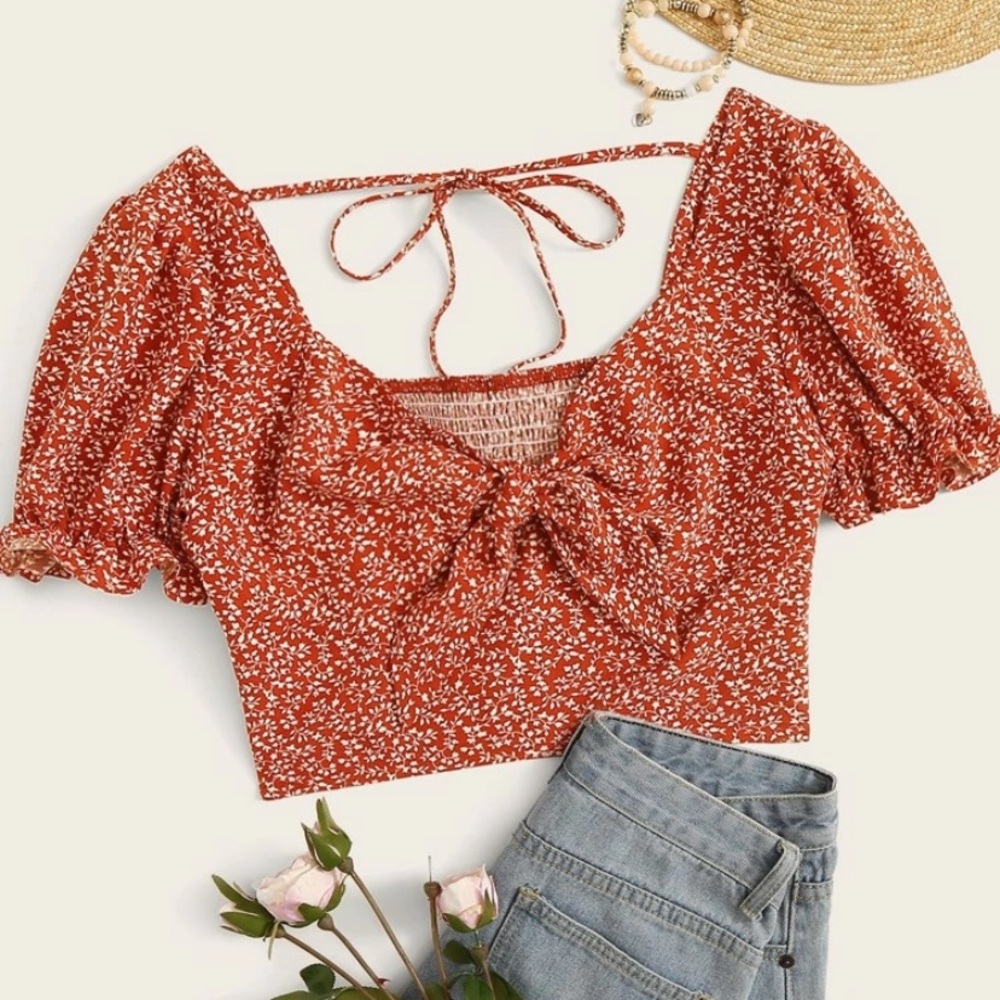 🌈Brand New! Floral Tie Front Crop Top